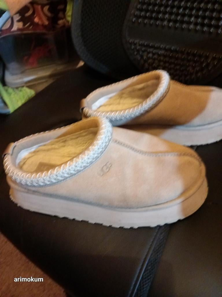 Uggs instappers maat 39, Ophalen of Verzenden, Zo goed als nieuw, Beige, Instappers