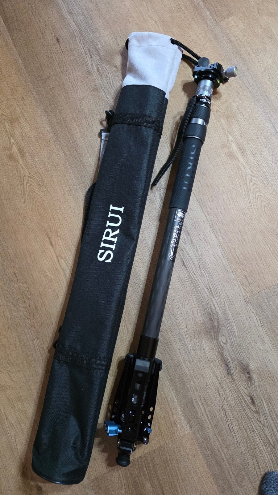 Sirui Svm 165 rapid monopod carbon nieuw, Eenpoot, Nieuw, Flexibele poten, Ophalen of Verzenden