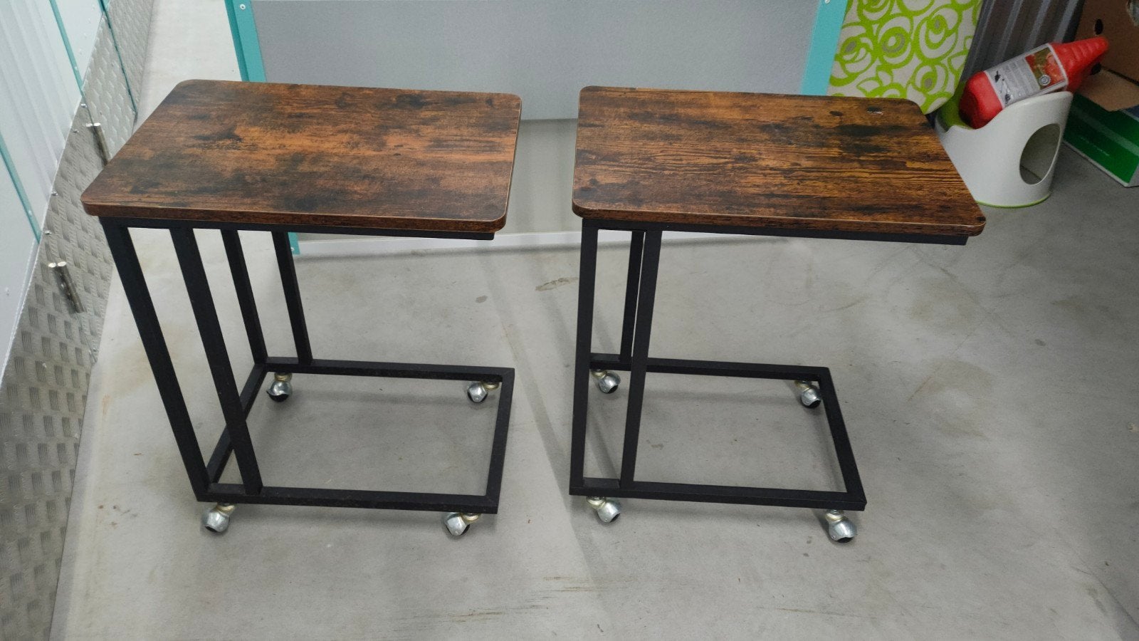 Tafels op wielen., Huis en Inrichting, Tafels | Sidetables, Gebruikt, 50 tot 100 cm, Ophalen of Verzenden, Overige houtsoorten