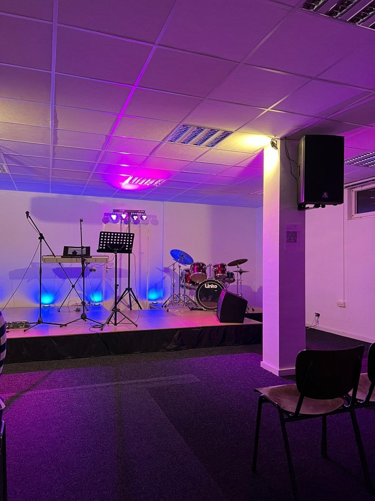 Veelzijdig Podium - Ideaal voor Concerten, Kerken, Lezing, Ophalen of Verzenden