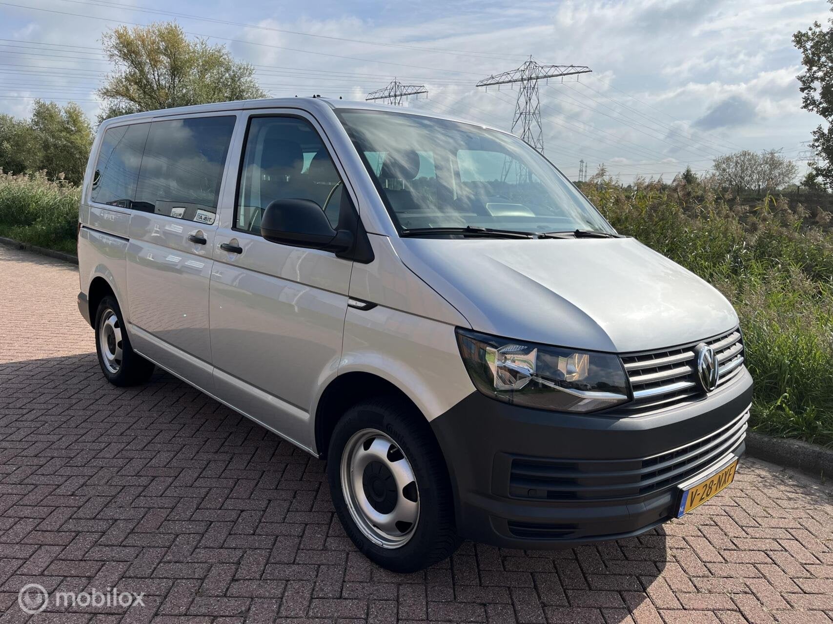 Volkswagen Transporter 2.0 TSI Benzine + Airco | Navigatie, Auto's, Gebruikt, Euro 6, 4 cilinders, 2500 kg
