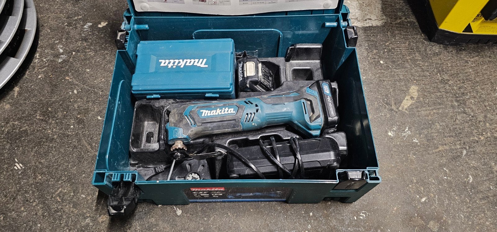 Makita Multitool TM3000DX4 met accu en lader, Ophalen, Gebruikt, Multitool, Makita