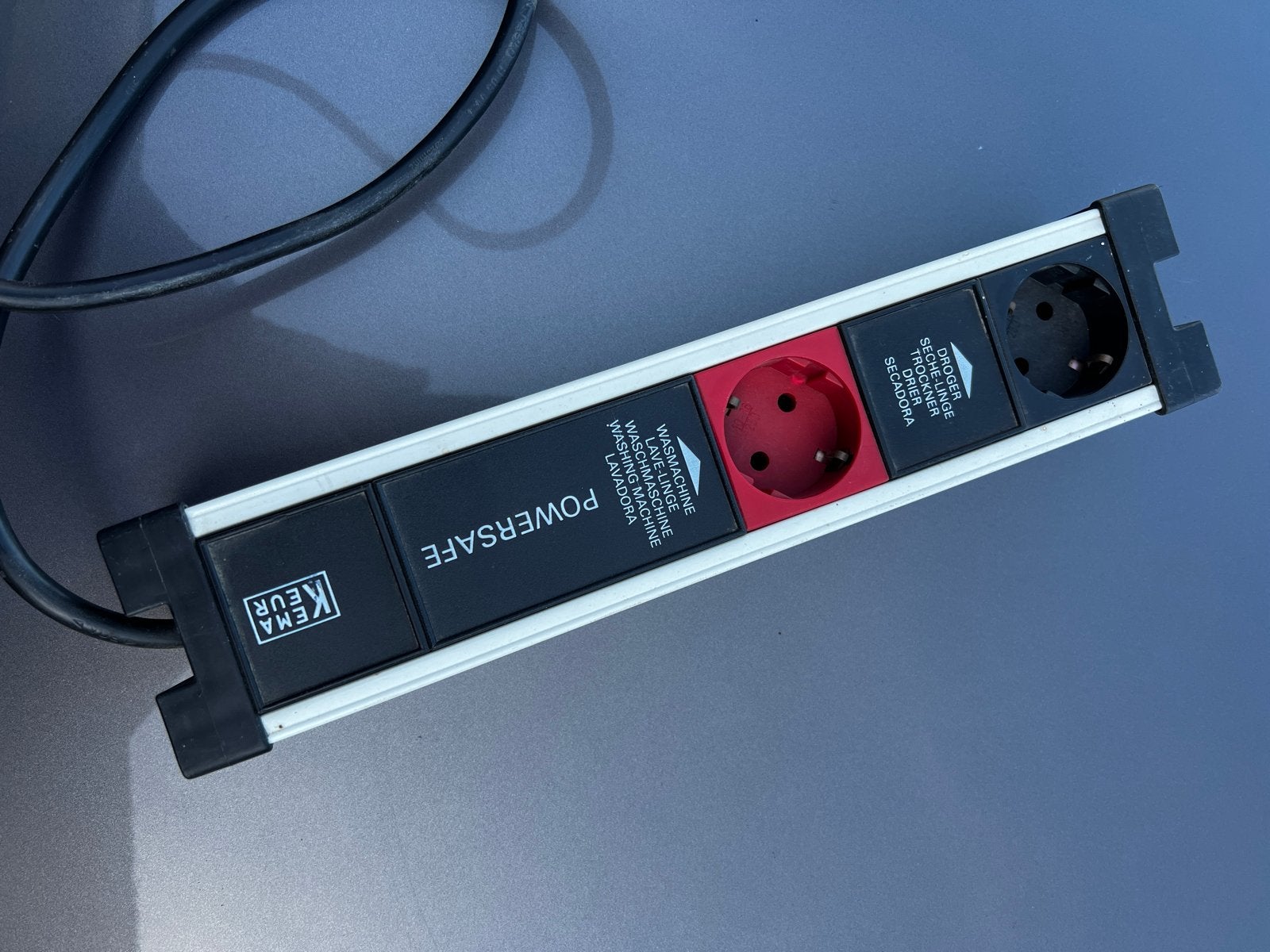 Powersafe stekkerdoos met overspanningsbeveiliging, Ophalen, Zo goed als nieuw, Overige merken, Stekkerdoos