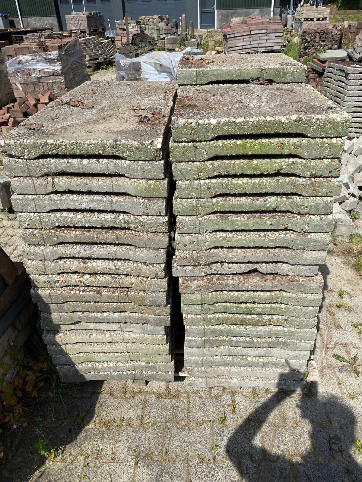 Afwatering met nok, Ophalen of Verzenden, Zo goed als nieuw, Beton, Terrastegels
