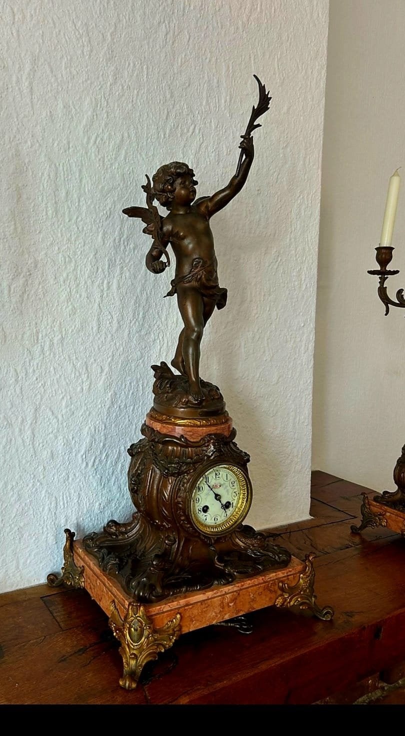 Antieke bronzen klok met kandelaars, 'Triomphe' Aug. Moreau, Ophalen