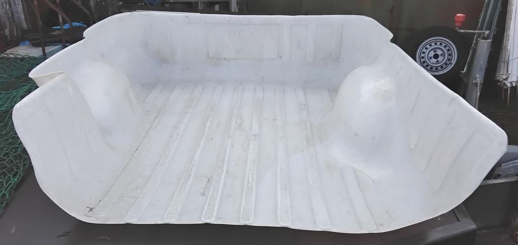 KUNSTOF PLASTIC BAK VOOR IN DE AUTO, Auto diversen, Overige Auto diversen, Ophalen of Verzenden