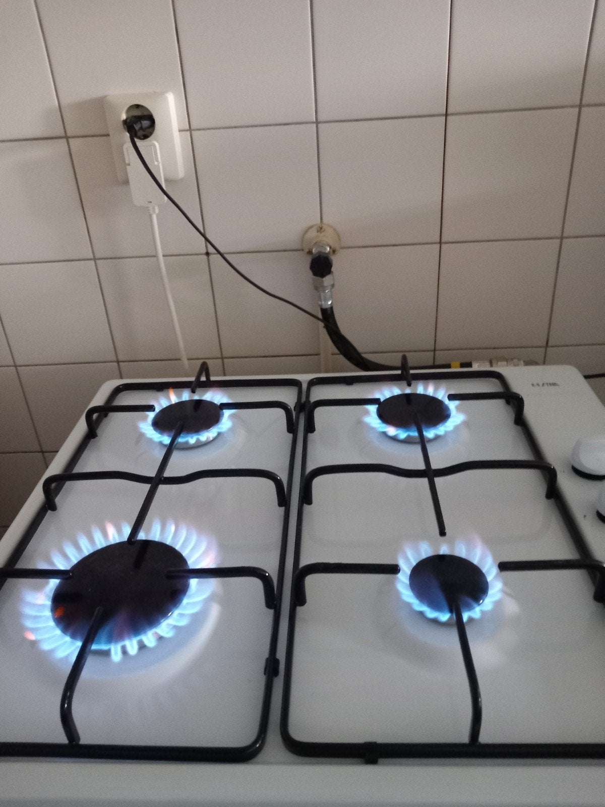 ETNA kookplaat met electrische ontsteking en gasslang, Ophalen, 4 kookzones, Zo goed als nieuw, Gas
