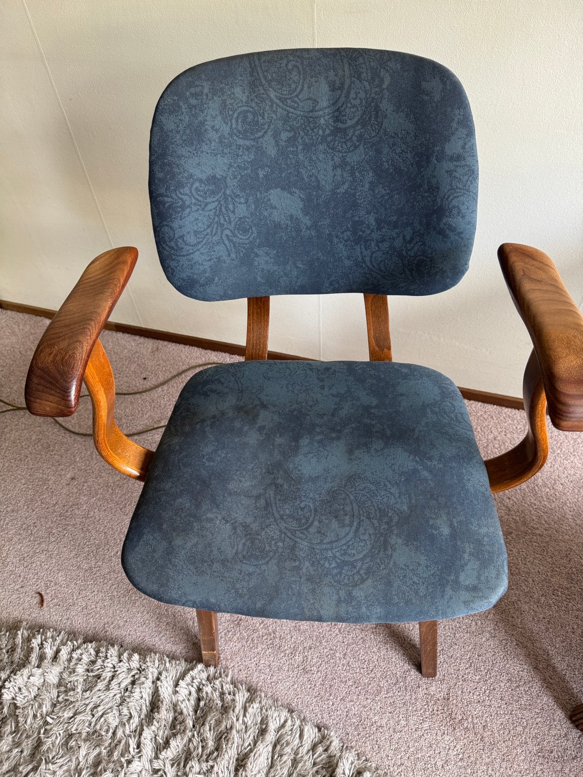 Comfortabele stoel met armleuningen, zithoogte 46 cm, Huis en Inrichting, Ophalen, Gebruikt, Blauw, Eén