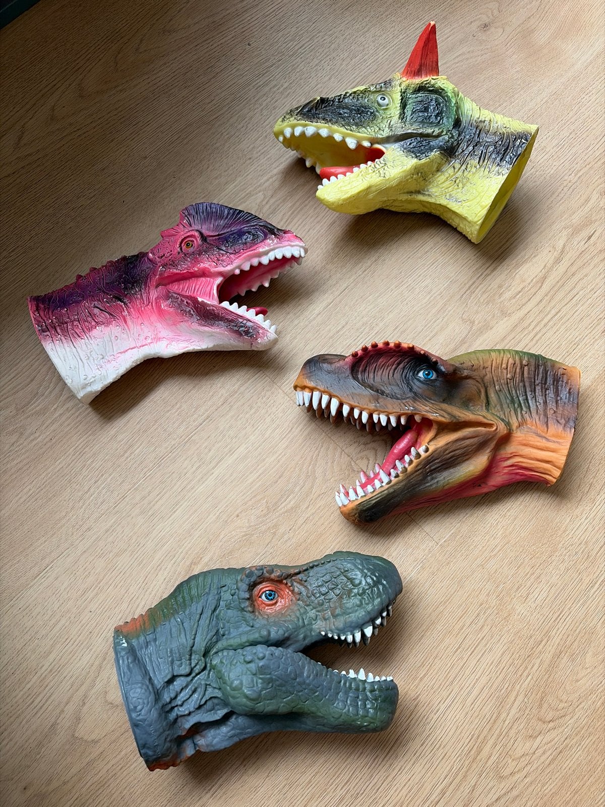 Dino handpoppen set - 4 stuks, Verzenden, Gebruikt, Jongen of Meisje