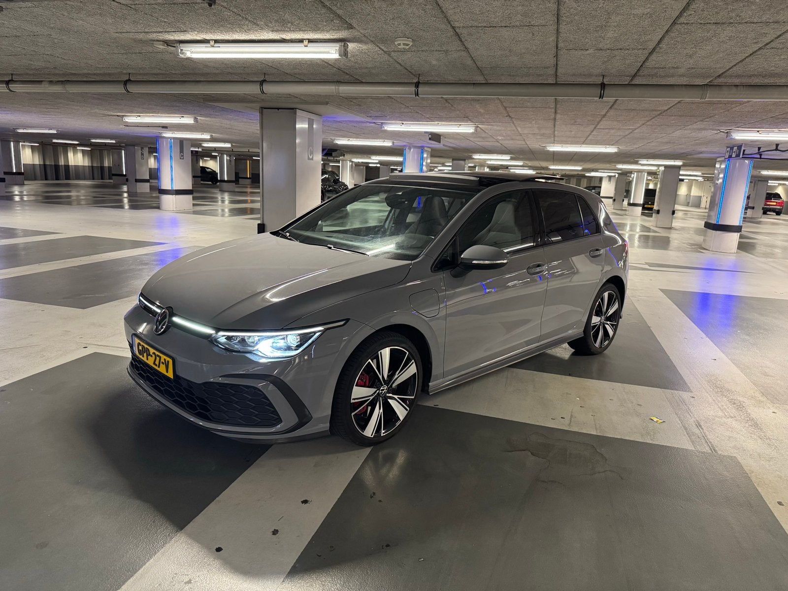 Volkswagen Golf 1.4 Ehybrid 204pk DSG 2021 Grijs, Auto's, Stof, Plug-in hybride, 1395 cc, 1524 kg