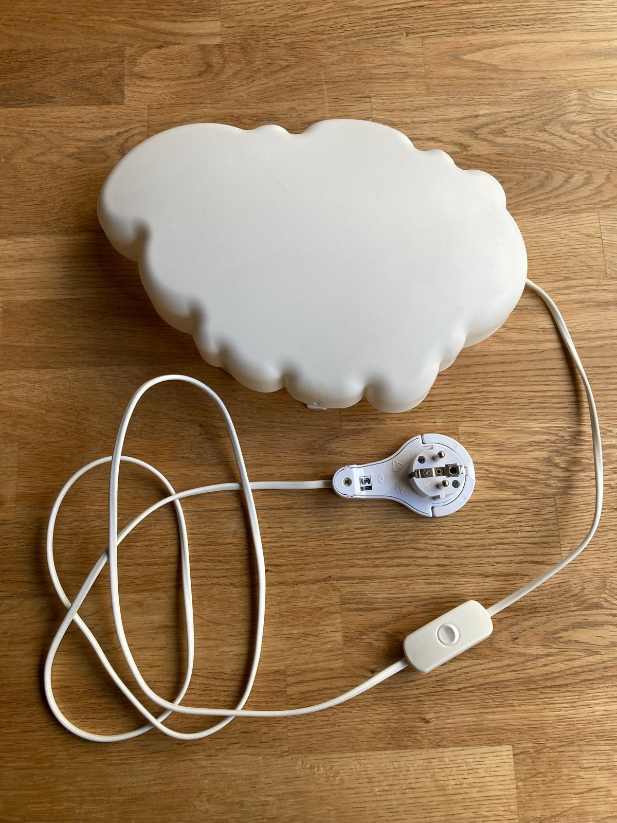IKEA Drömsyn Wolk Lamp - Perfect voor Kinderkamer, Kinderen en Baby's, Ophalen, Gebruikt, Wit, Ophangbaar