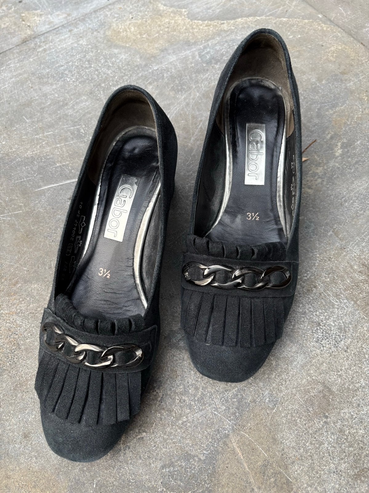 Gabor blauwe suède pumps met kettingdetail maat 3,5, Verzenden, Zo goed als nieuw, Blauw, Pumps