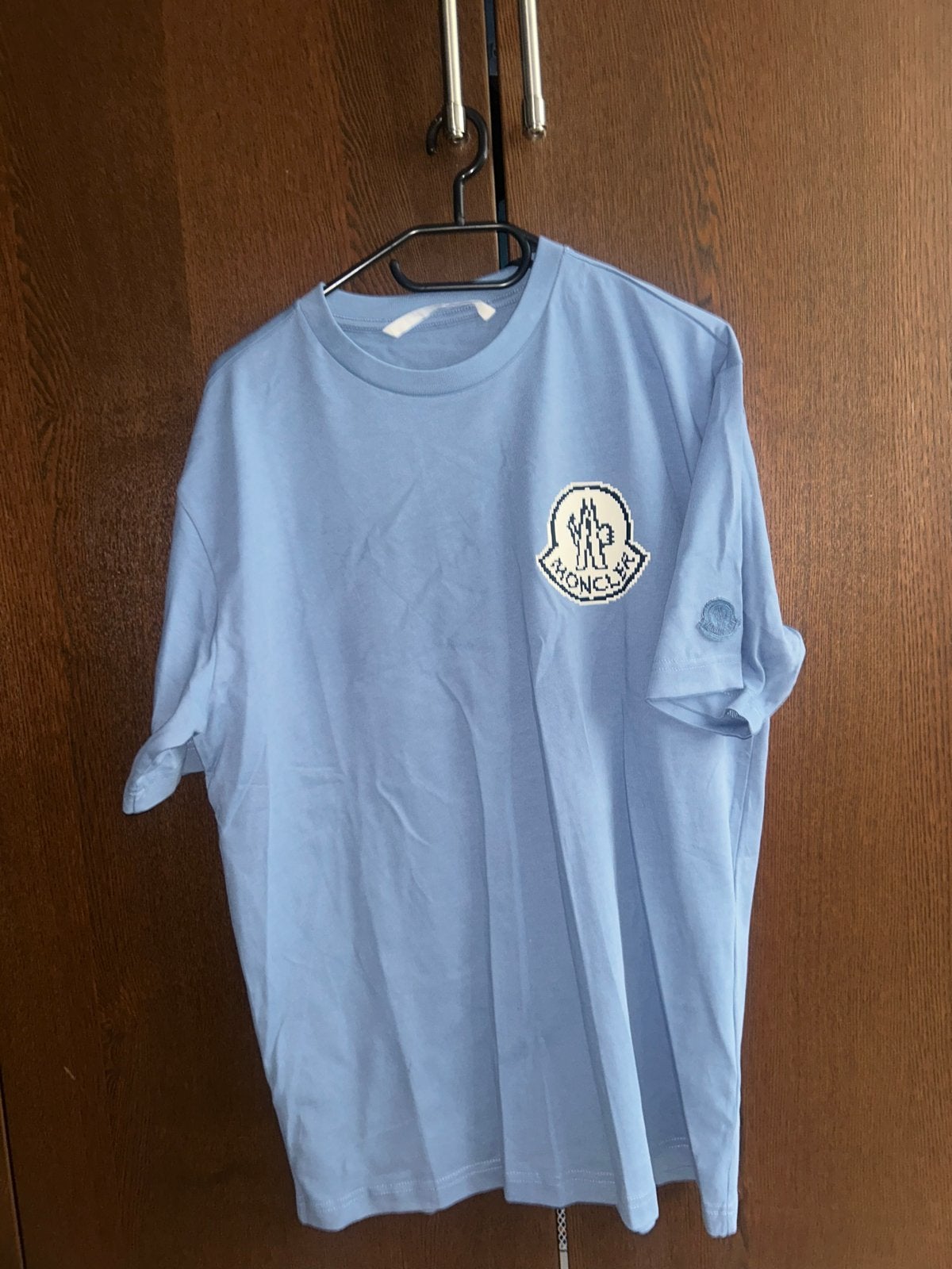Moncler T-shirt lichtblauw met logo, Ophalen of Verzenden, Nieuw, Overige maten, Blauw