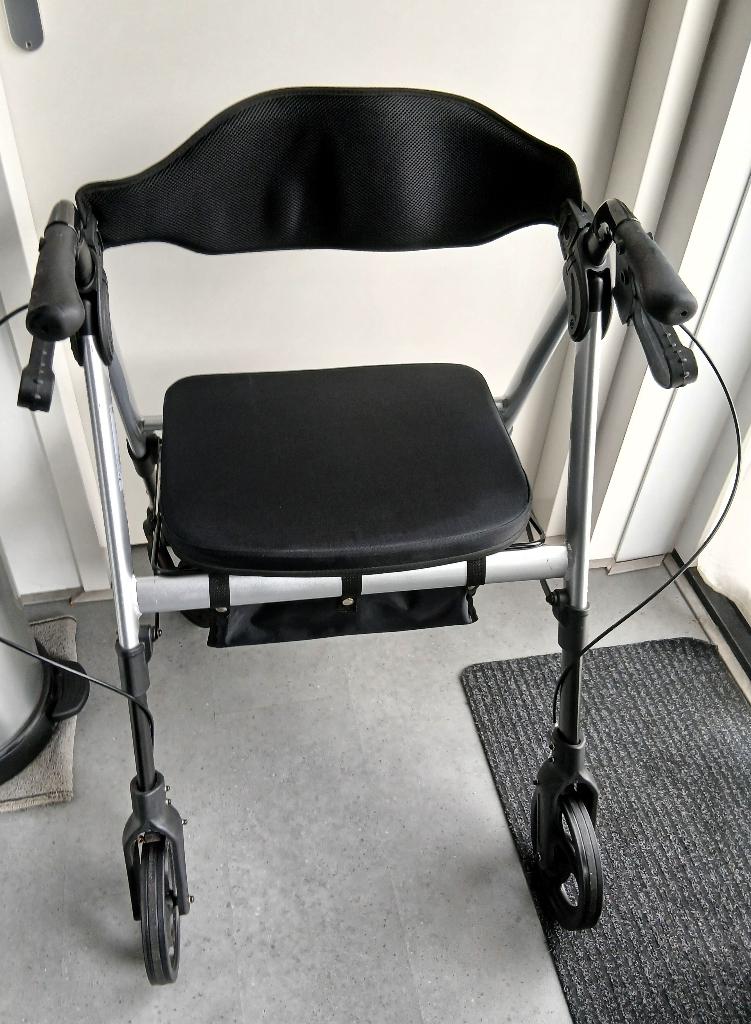Vermeiren GOLIAT XXL rollator 200 kg, Ophalen, Opvouwbaar, Zo goed als nieuw