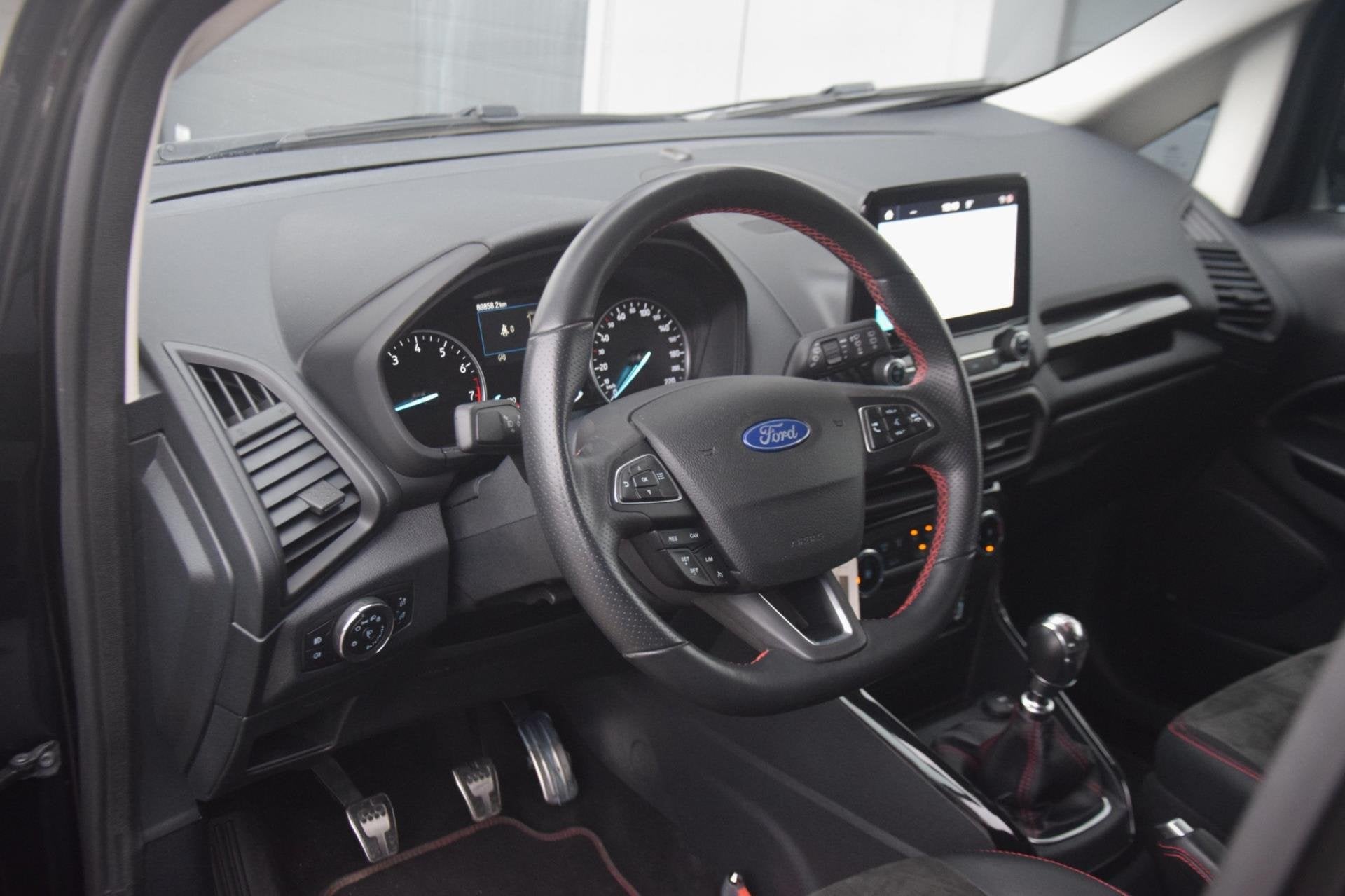 Ford EcoSport 1.0 EcoBoost ST-Line TREKHAAK/APPLE CARPLAY/17, Auto's, Voorwielaandrijving, Gebruikt, Ecosport, Leder en Stof