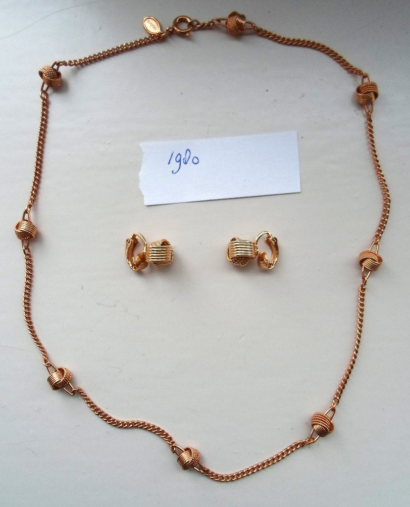 AVON Ketting met bijpassende oorbellen. Goldplated., Ophalen of Verzenden, Nieuw, Goud, Overige materialen