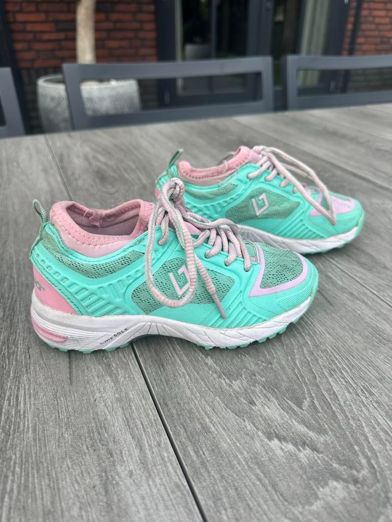 Brabo hockeyschoenen maat 30, Ophalen, Zo goed als nieuw, Schoenen