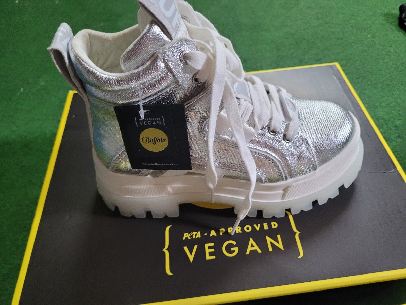 Buffalo schoenen 36 nieuw in doos zilver, Ophalen of Verzenden, Nieuw, Overige kleuren, Sneakers of Gympen