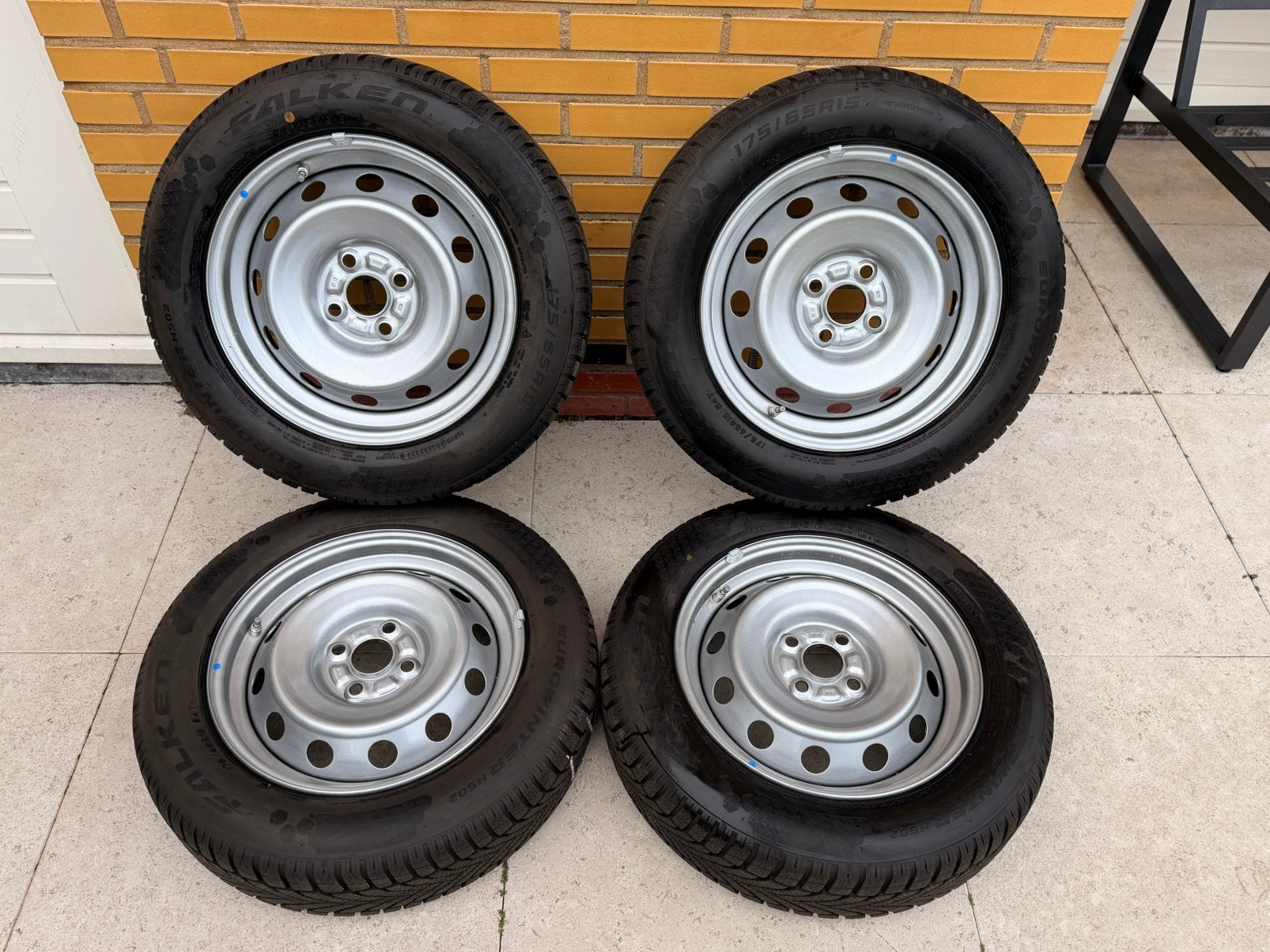 Winterbanden Suzuki Swift / Ignis + TPMS + 7 mm prof., Ophalen, 15 inch, 175 mm, Banden en Velgen