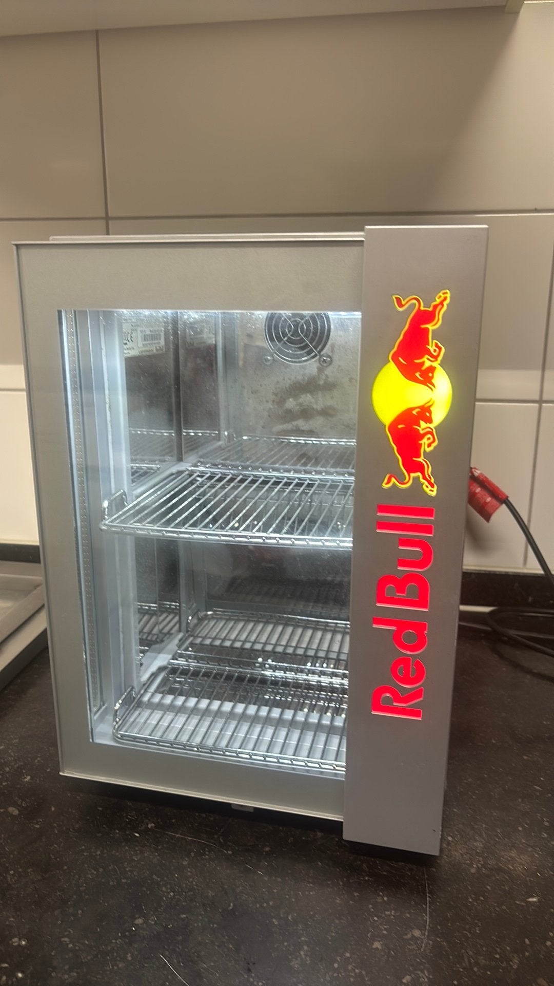Redbull mini koelkast, Zonder vriesvak, Minder dan 85 cm, Ophalen of Verzenden, Minder dan 75 liter