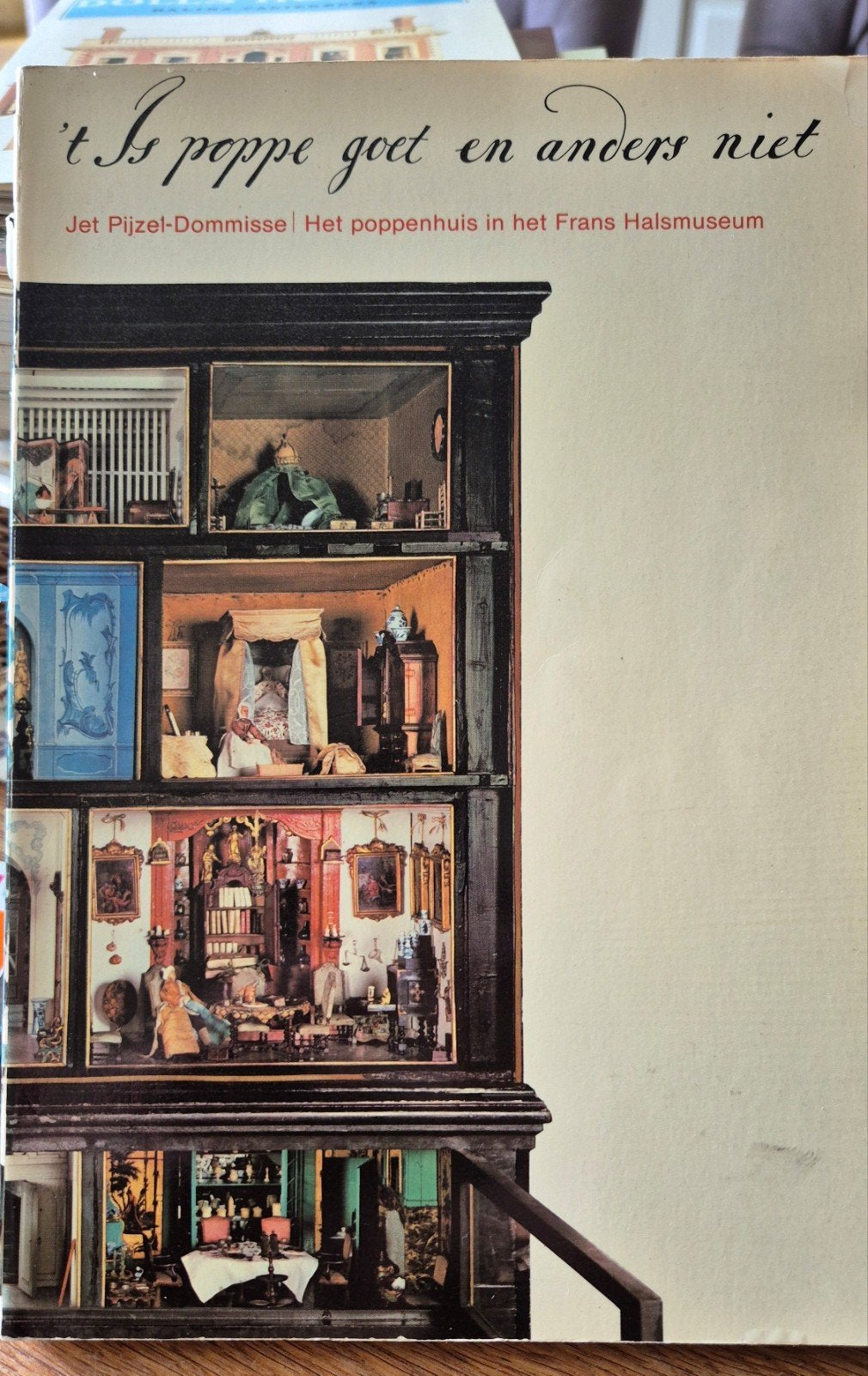 'T is poppe goet en anders niet, Ophalen of Verzenden, Poppenhuis