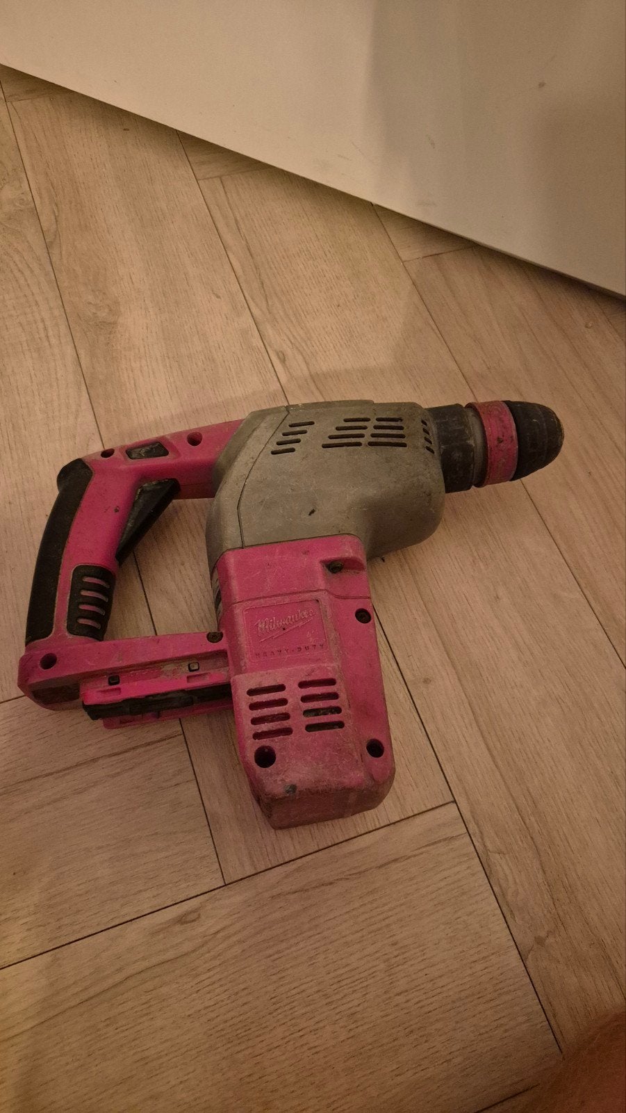 Milwaukee HD 28 HX Boorhamer - Gebruikt, Boor- en/of Breekhamer, Ophalen of Verzenden, Variabele snelheid, Gebruikt
