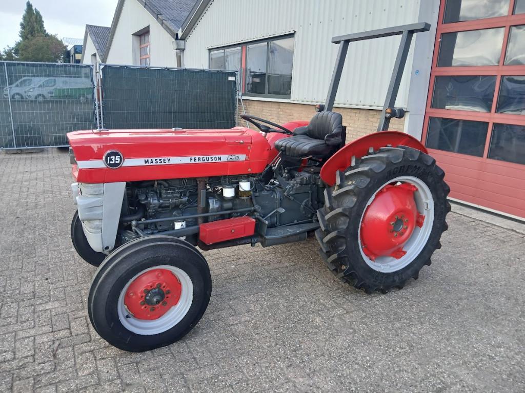 massey ferguson 135, Zakelijke goederen, Agrarisch | Tractoren, Gebruikt, Tot 2500, Ophalen of Verzenden, Tot 80 Pk