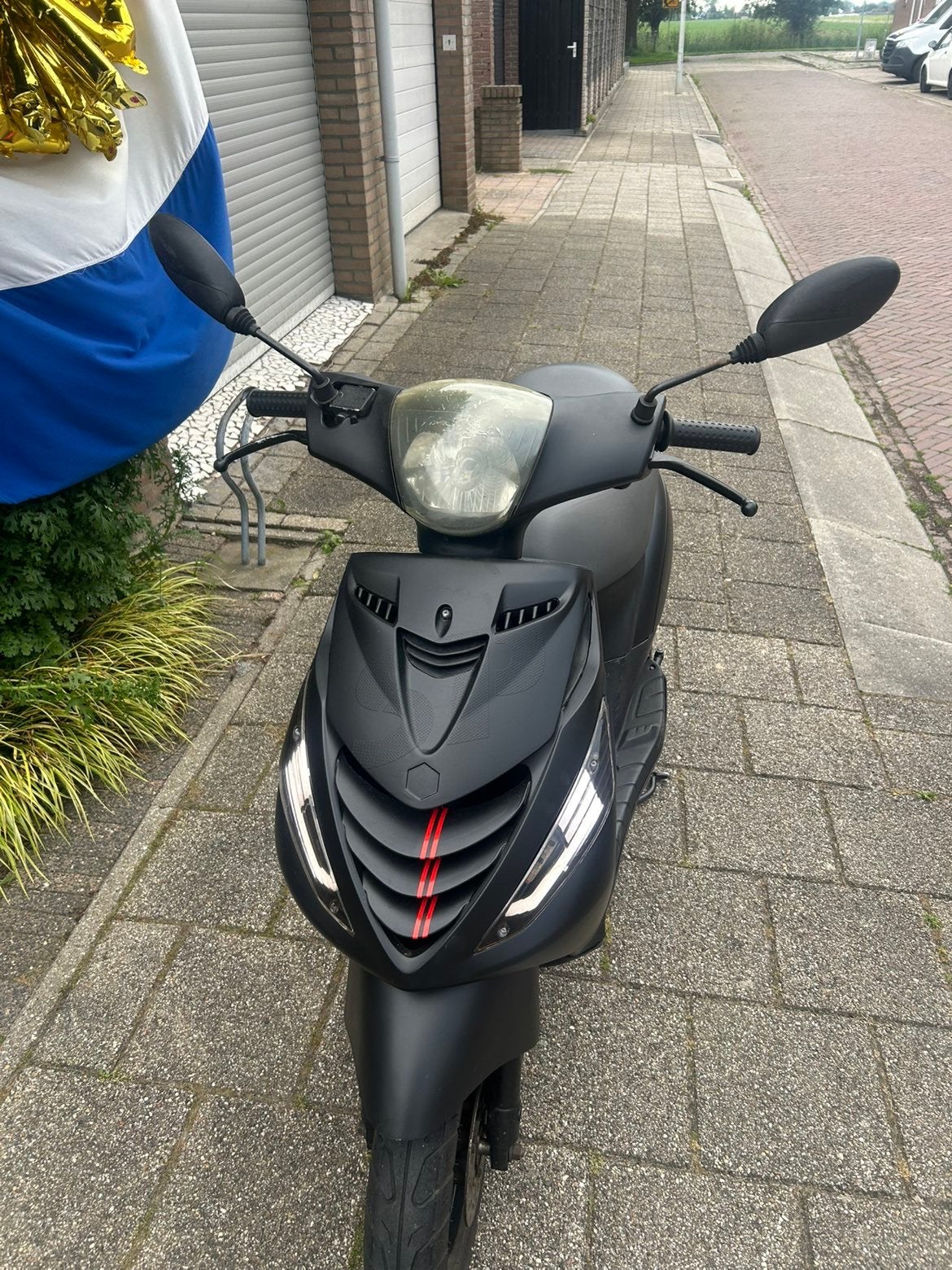 Zip 50cc 4t geldig brom, Fietsen en Brommers, Ophalen, Zo goed als nieuw, Benzine, Zip