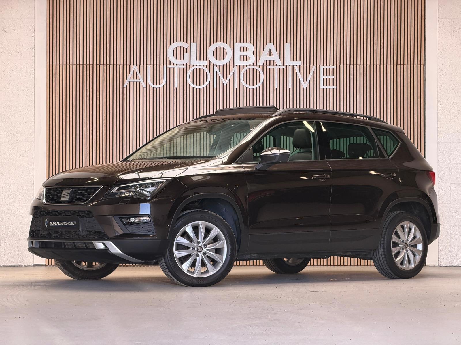 Seat Ateca 1.4 EcoTSI Style - PANO - LEDER - TREKHAAK - LED, Automatische klimaatregeling, Gebruikt, 4 cilinders, Ateca