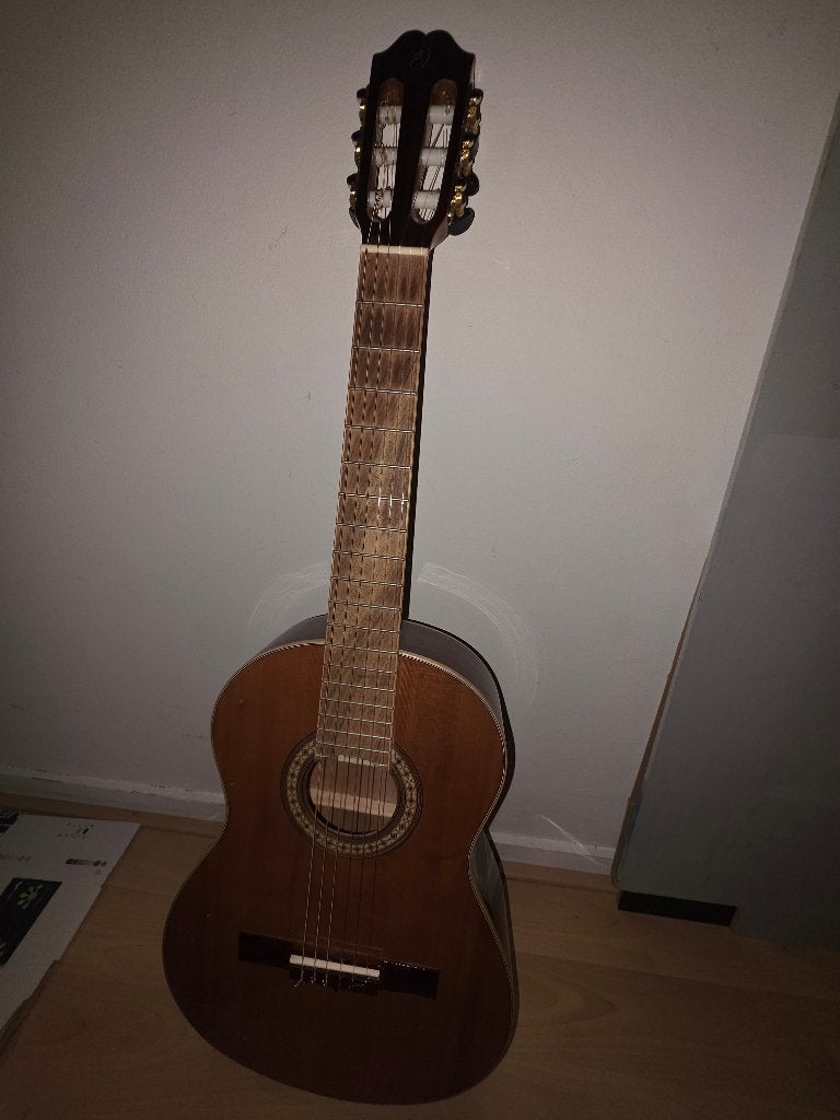 Gomez Estudiante 3/4 klassieke gitaar met draagtas en capo, Ophalen, Zo goed als nieuw, Klassieke of Spaanse gitaar