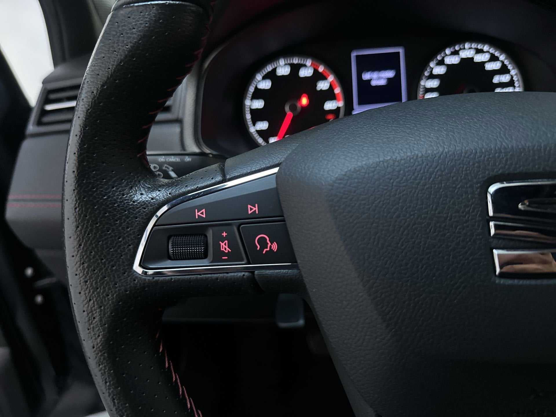Foto 21 van Seat Ibiza 1.0 TSI 110pk FR Business Intense Plus Stoelverwa