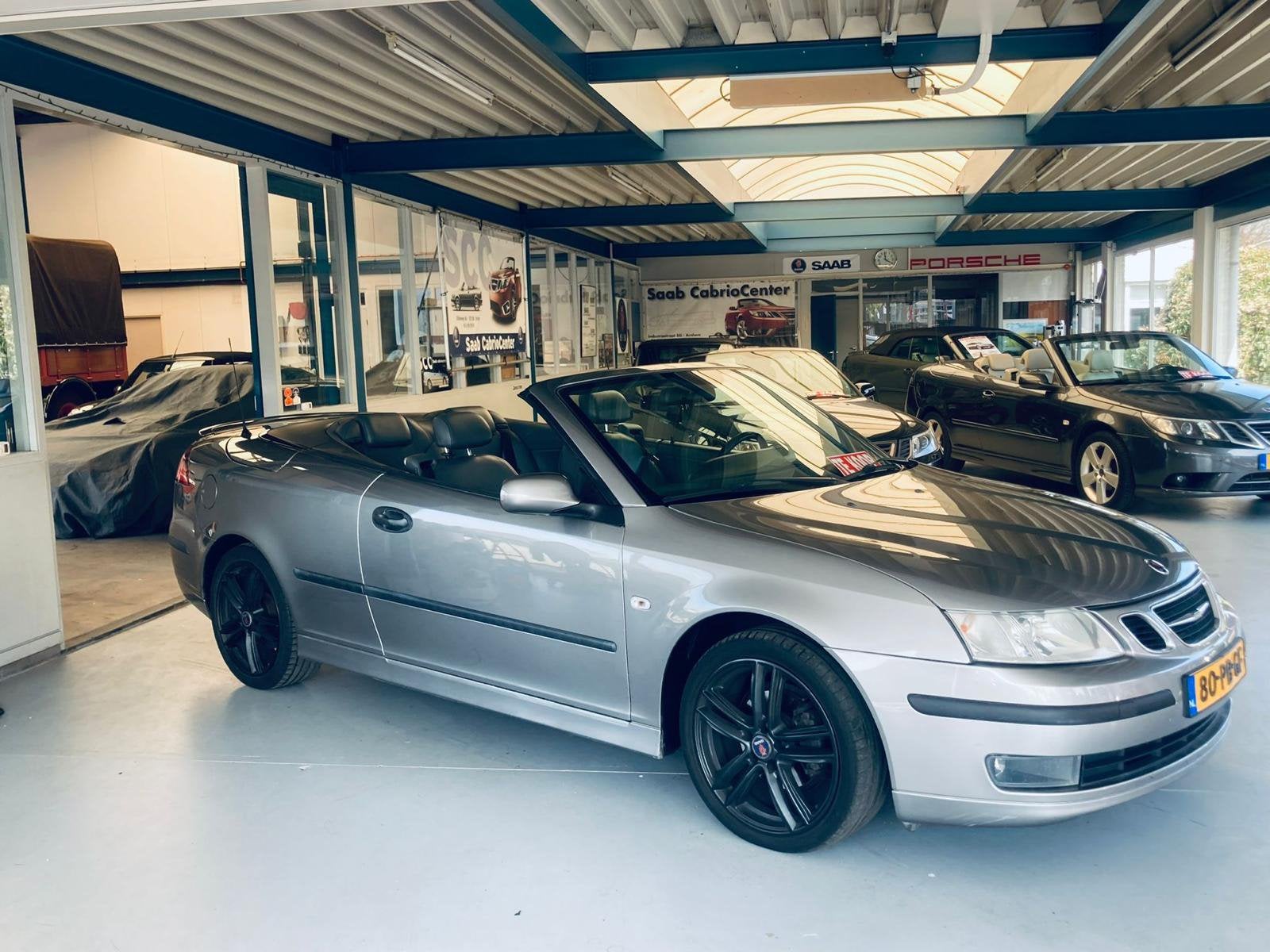 Saab 9-3 1.8 T 110KW Cabrio AUT 2005 Grijs, Auto's, 1998 cc, Zwart, 4 cilinders, Cabriolet