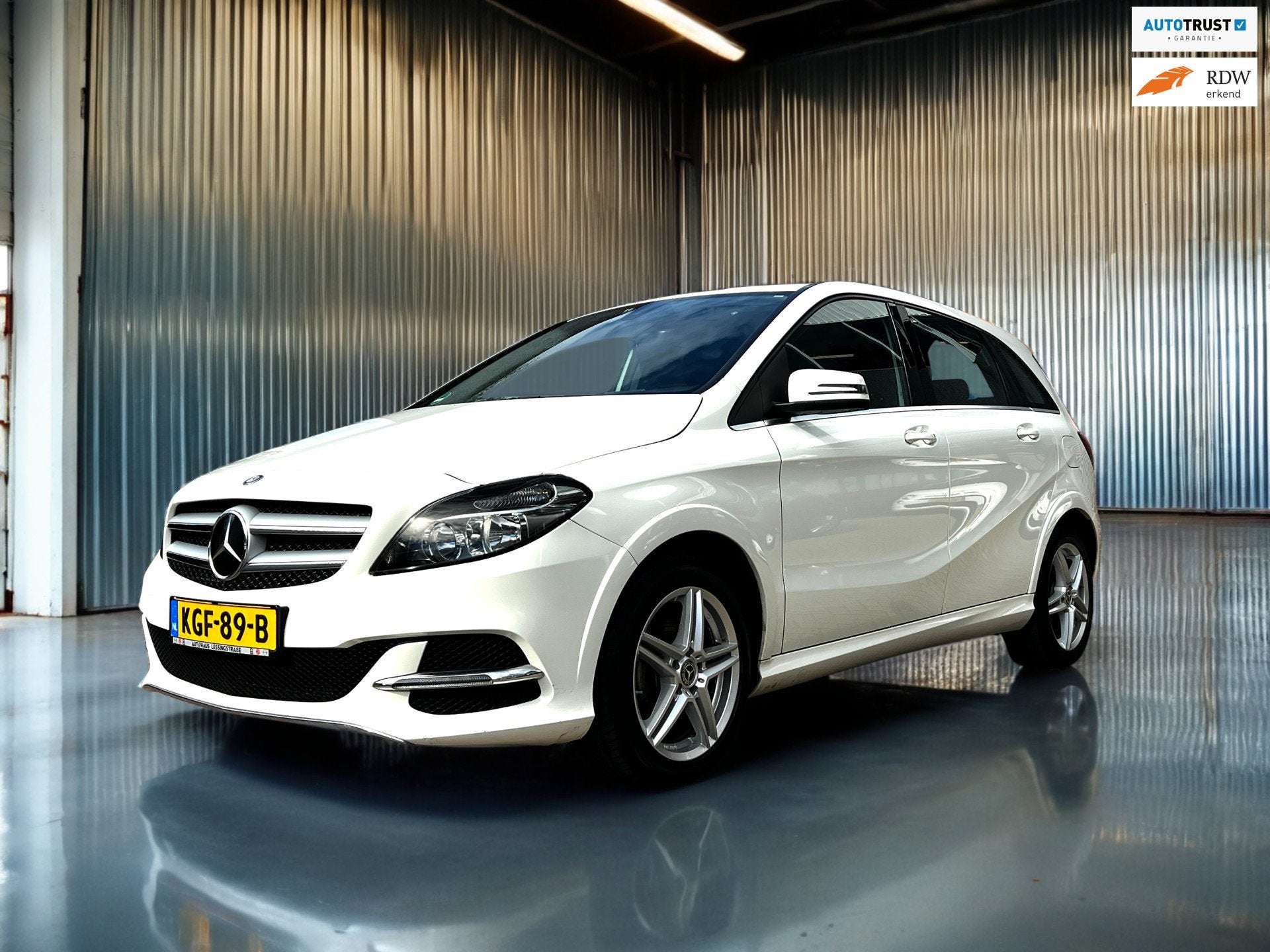 Mercedes-Benz B-klasse Electric Drive Prestige 28 kWh Camera, Gebruikt, Wit, Leder, 1625 kg
