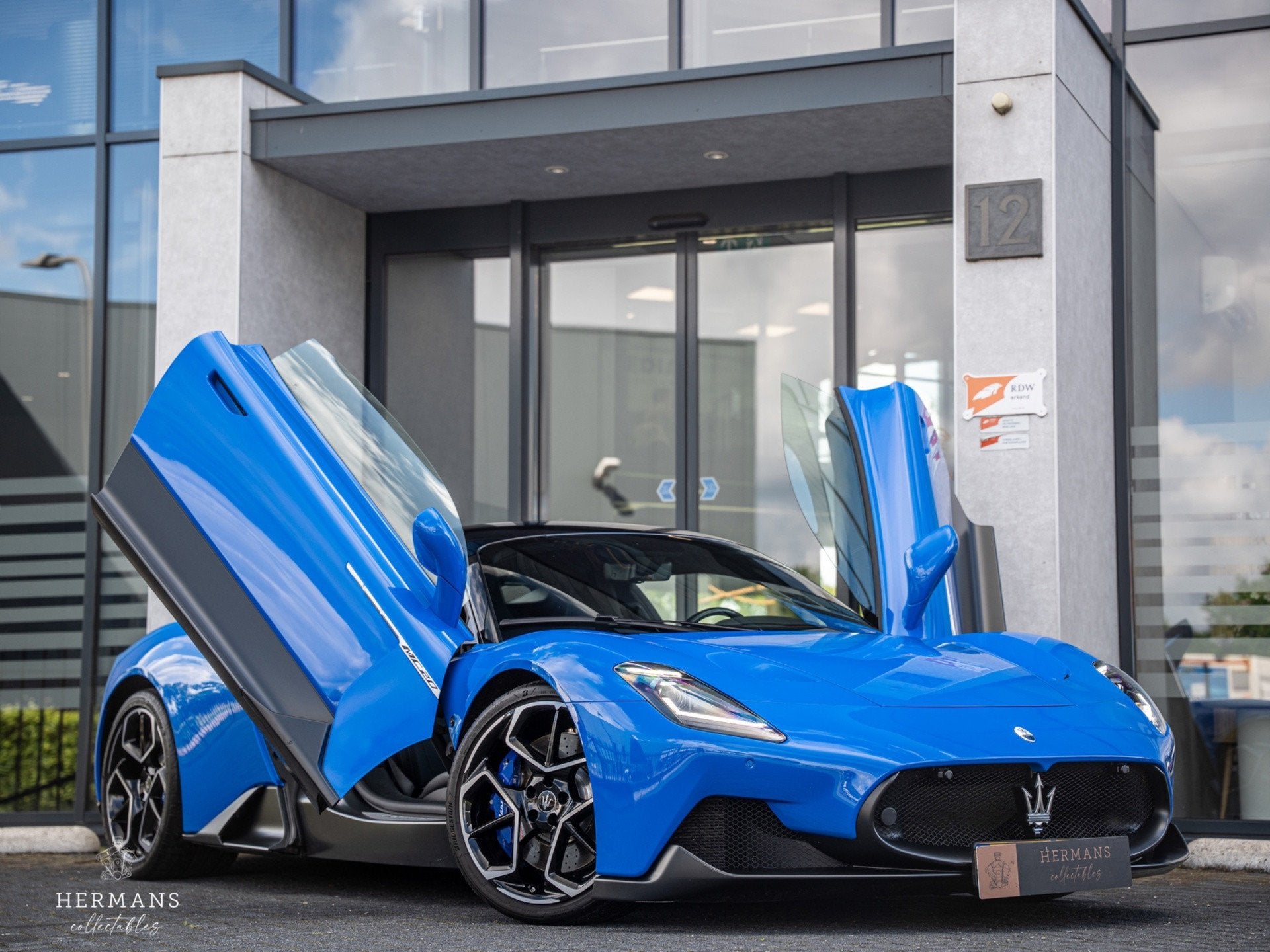 Maserati MC20 3.0 V6 / Org NL / 1st Owner / Lift / Carbon /, Auto's, Maserati, Dealer onderhouden, Achterwielaandrijving, Gebruikt
