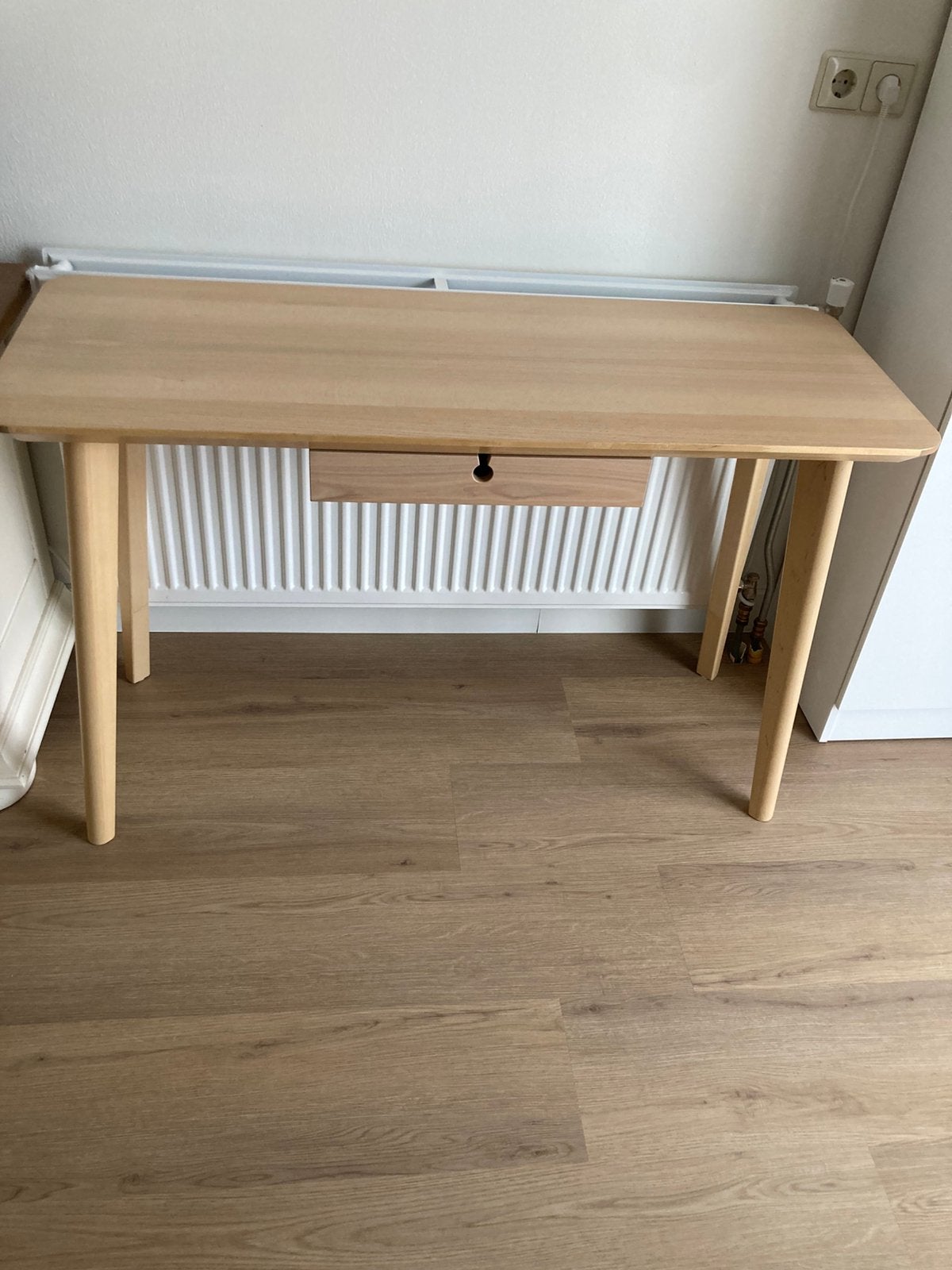 Bureau ikea zgan br 118cm diep 45cm hoog 74cm, Huis en Inrichting, Ophalen, 100 tot 150 cm, Zo goed als nieuw, Overige houtsoorten