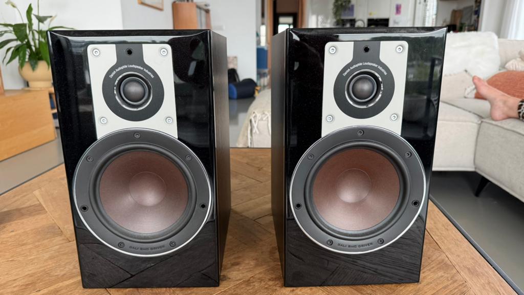 Dali Opticon 2 & Dali Opticon Vokal center speaker & stands, Auto diversen, Autospeakers, Zo goed als nieuw, Ophalen