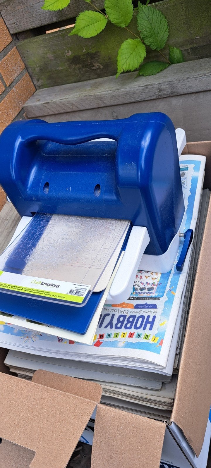 Embossing en snijmachine met een map snijmallen., Ophalen, Gebruikt, Gereedschap of Toebehoren