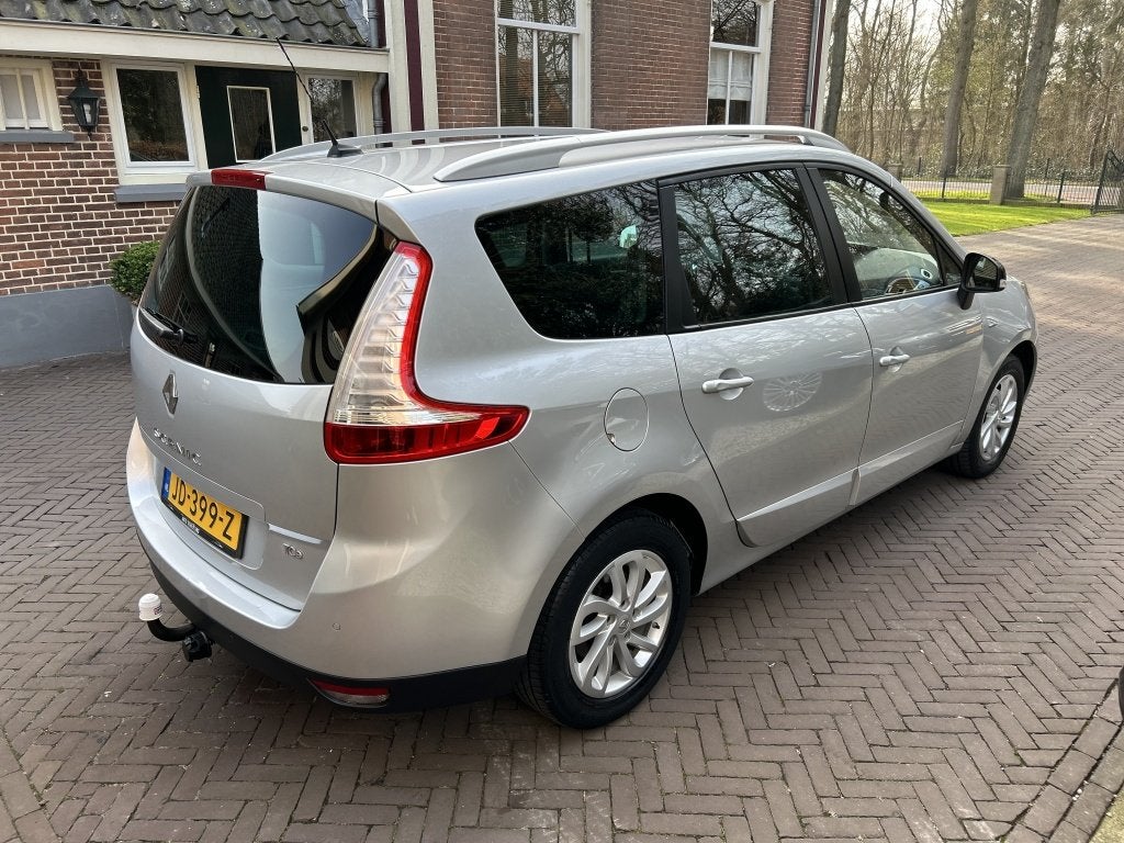 Renault Grand Scénic 1.2 TCe 130pk Limited Navi, Trekhaak,, Gebruikt, 4 cilinders, Met garantie (alle), 132 pk
