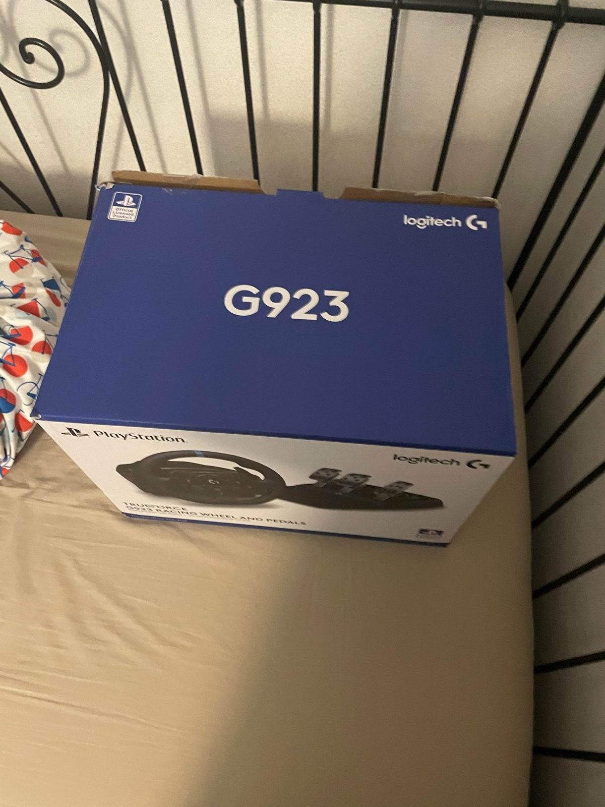 Logitech G923 racestuur en pedalen voor PlayStation, Racestuur, Force feedback, Zo goed als nieuw, Logitech