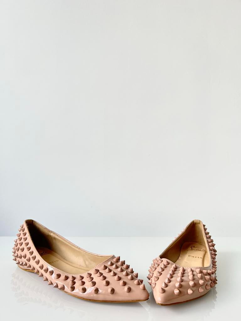 Christian Louboutin Ballerina's Maat 36 - Nude met studs, Kleding | Dames, Schoenen, Beige, Zo goed als nieuw, Ballerina's, Ophalen of Verzenden