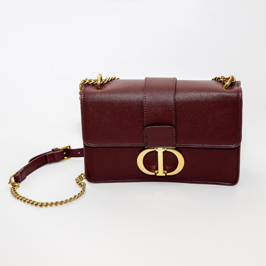 Elegant Burgundy Shoulder Bag with Gold Hardware, Sieraden, Tassen en Uiterlijk, Tassen | Damestassen, Ophalen of Verzenden, Nieuw