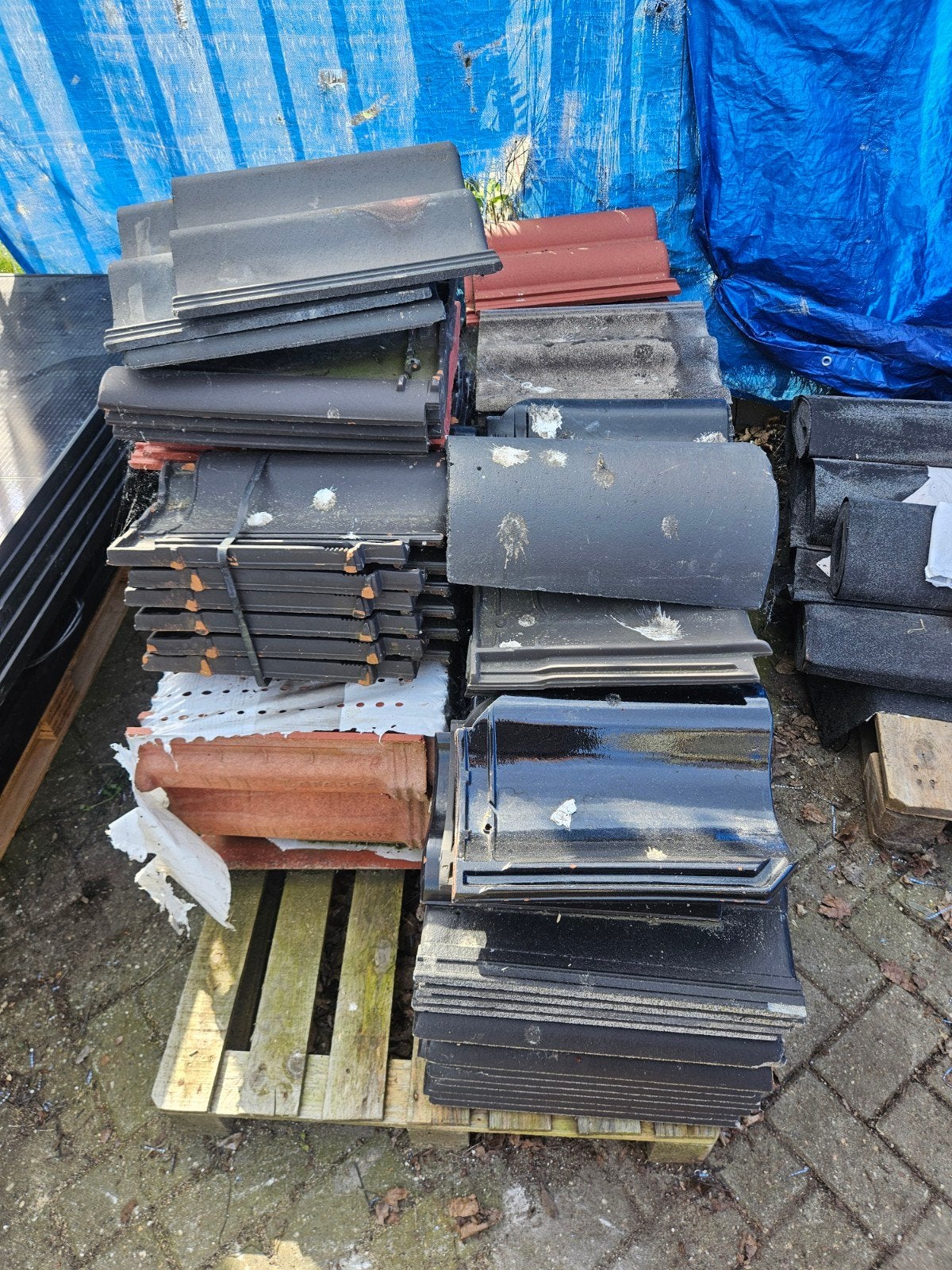 Diverse soorten dakpannen, Doe-het-zelf en Verbouw, Dakpannen en Dakbedekking, Ophalen, Steen of Klei, 15 m² of meer, Dakpannen