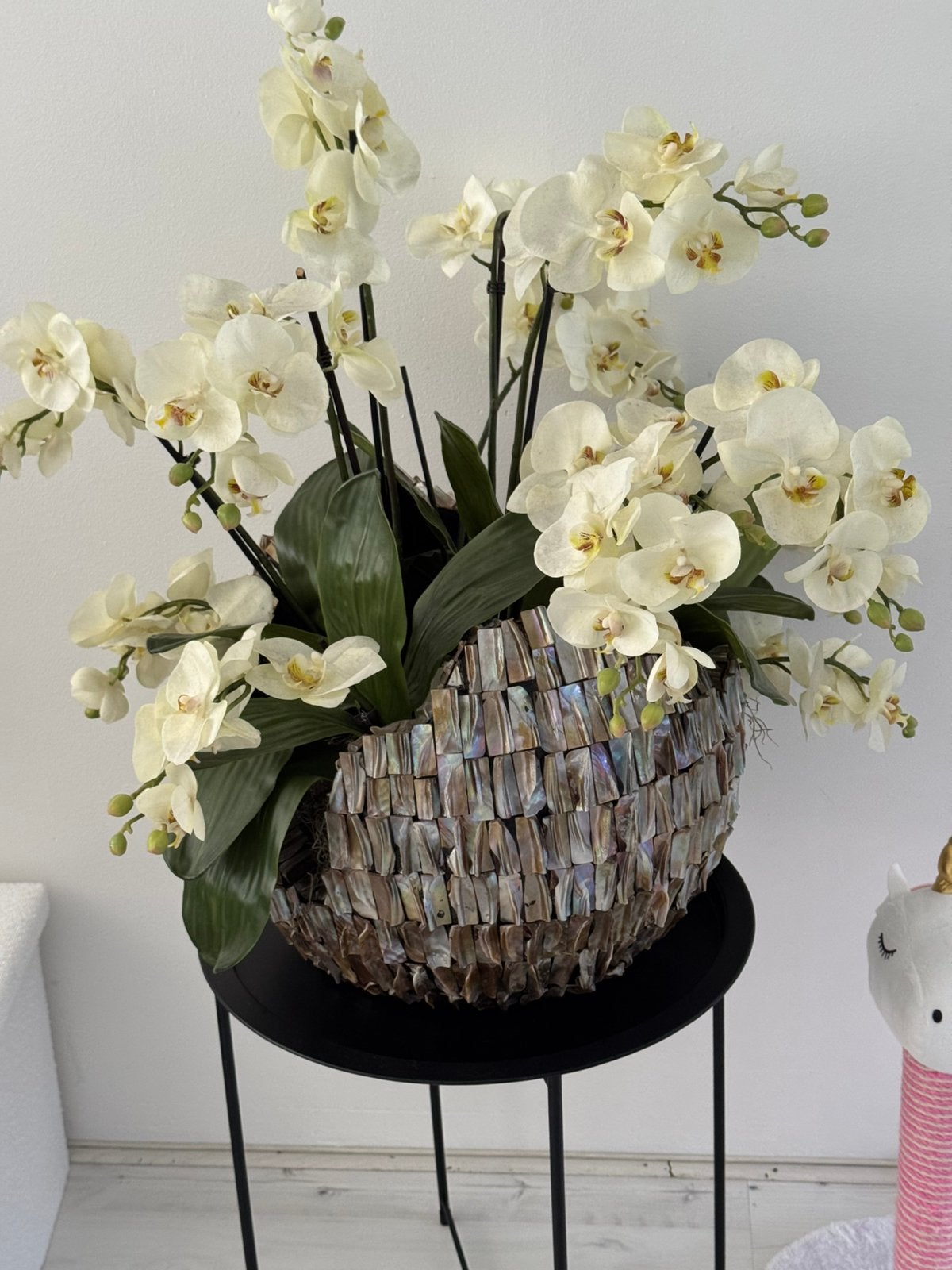 Schelpenvaas broken bowl met orchidee, Ophalen of Verzenden, Zo goed als nieuw