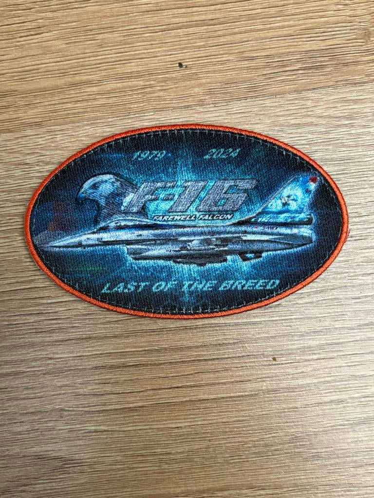 F-16 Farewell Falcon 'Last of the Breed' Patch 1979-2024, Ophalen of Verzenden, Zo goed als nieuw, Patch, Badge of Embleem