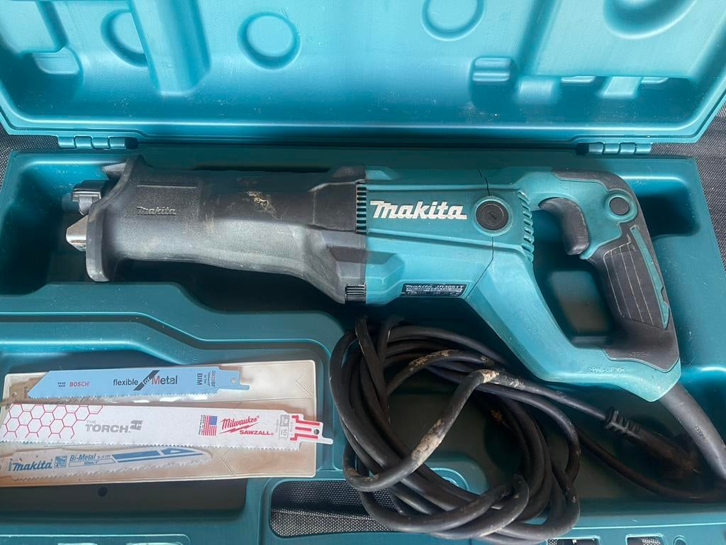Makita  reciprozaag 3051t, 70 mm of meer, 600 tot 1200 watt, Ophalen of Verzenden, Zo goed als nieuw