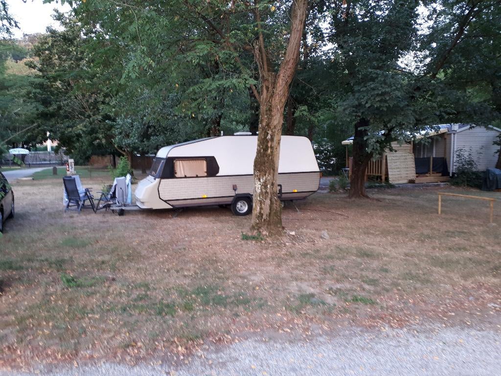 Solifer Artic 500L 1990, lichtgewicht, met voortent Isabella, Schokbreker, 750 - 1000 kg, Particulier, 4 tot 5 meter