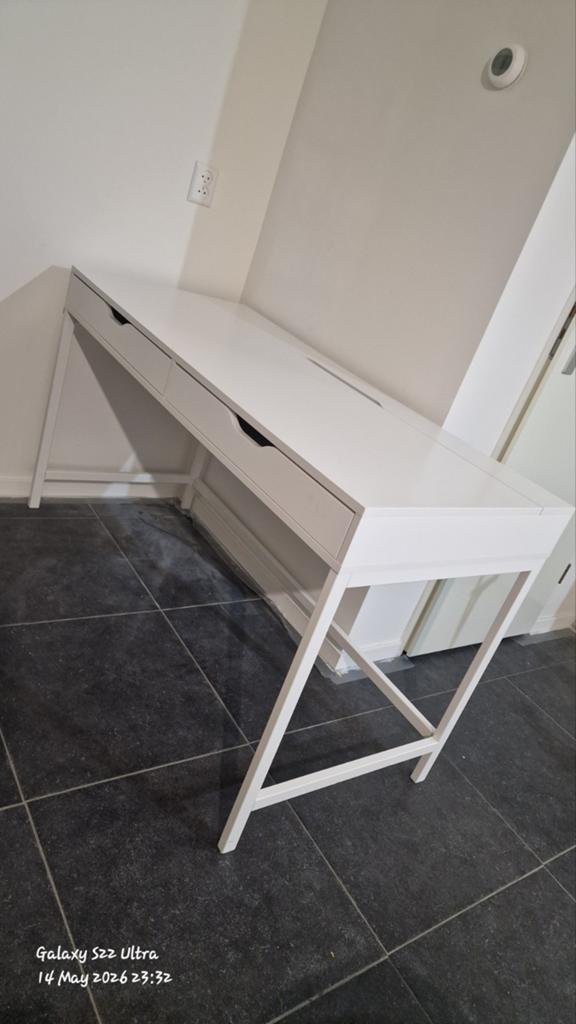 IKEA ALEXDESK , whitE, 132x58 cm, Huis en Inrichting, Stoffering | Vloerbedekking, Ophalen