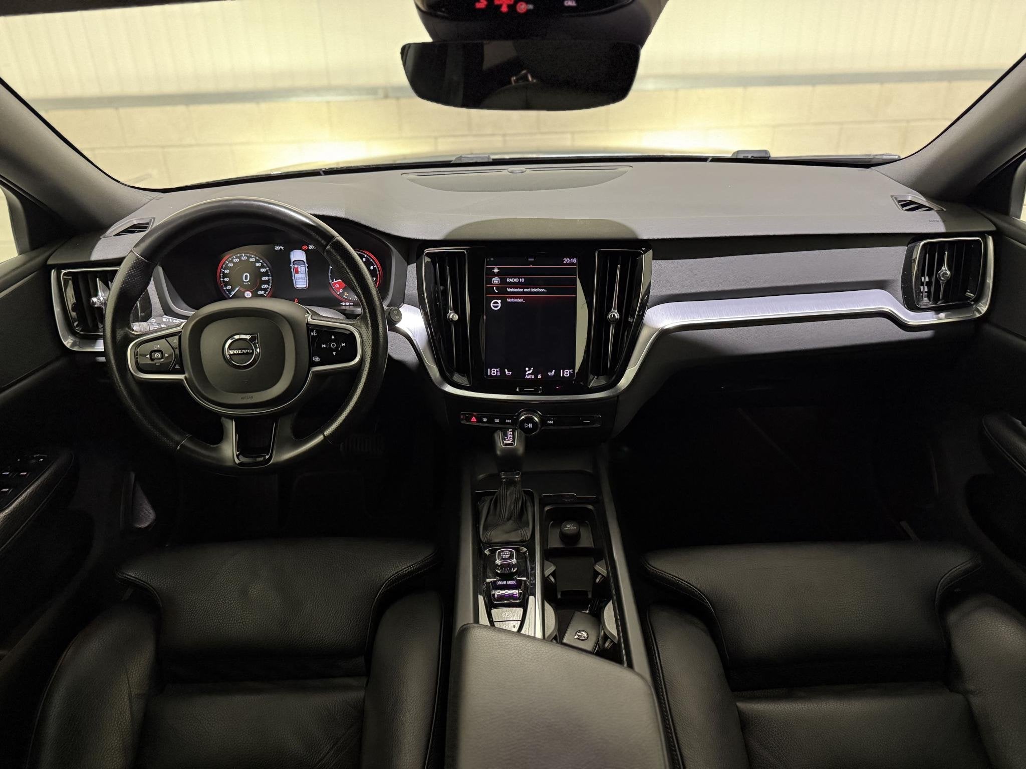 Volvo V60 2.0 T5 Momentum Virtual/Trekhaak/Elek.stoelen/Carp, Auto's, Volvo, 15 km/l, Euro 6, 4 cilinders, 1969 cc