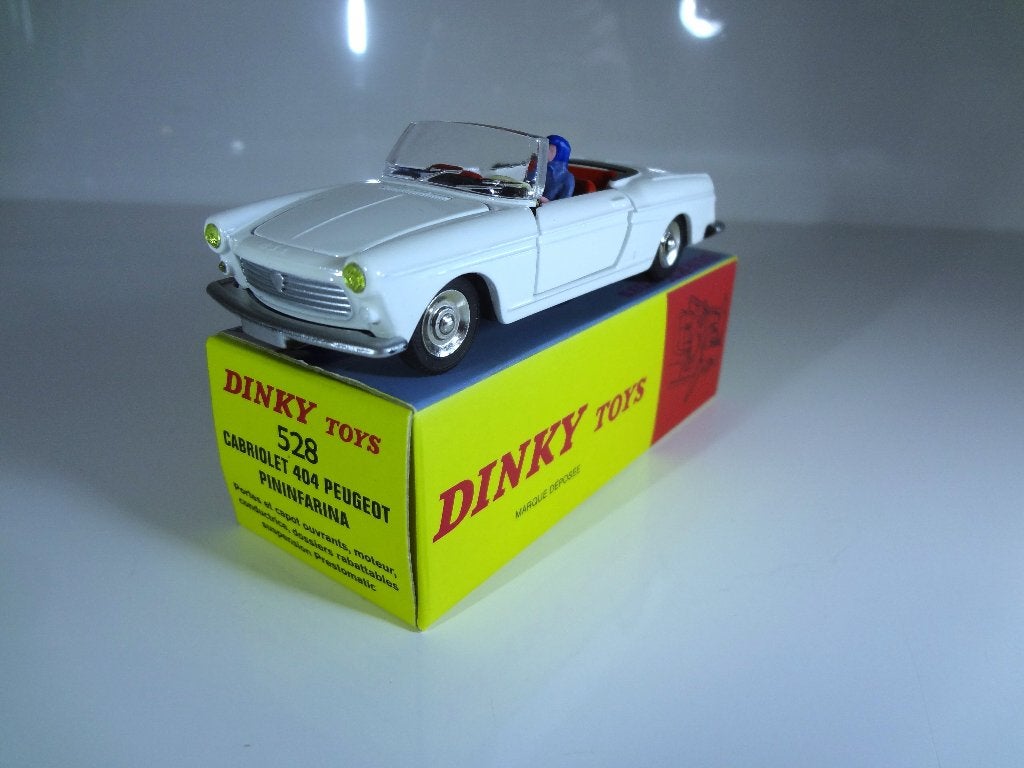 Peugeot 404 Cabriolet Pininfarina Dinky toy Nr528, Ophalen of Verzenden, Zo goed als nieuw, Auto, Dinky Toys