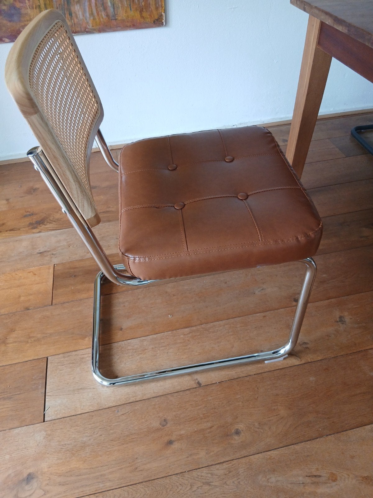 Nieuwe stoelen 1 uit en 1 nog in de verpakking., Ophalen, Twee, Bruin, Overige materialen